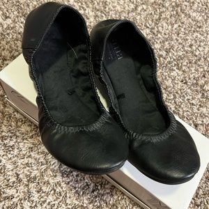a.n.a Black Women's Flats
